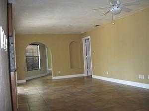 4th image of 923 SE 16th St
