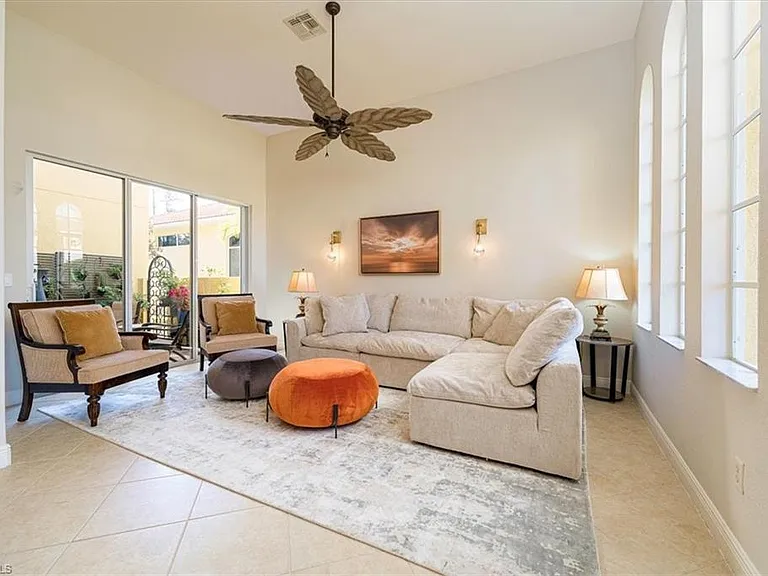 7703 Martino Cir — Photo 10