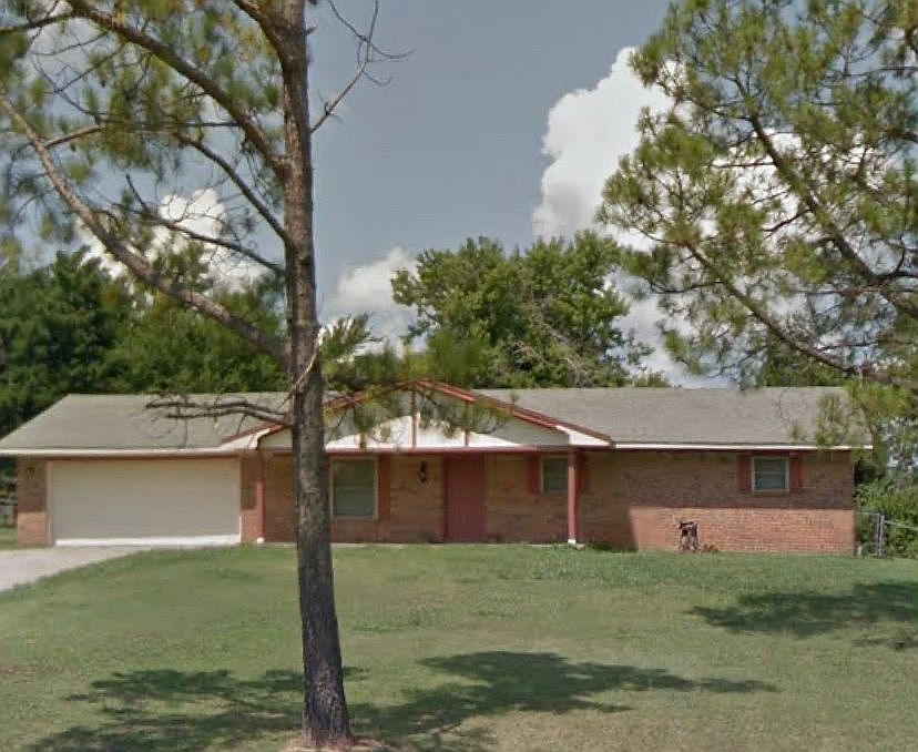 1st image of 813 S Dogwood Dr