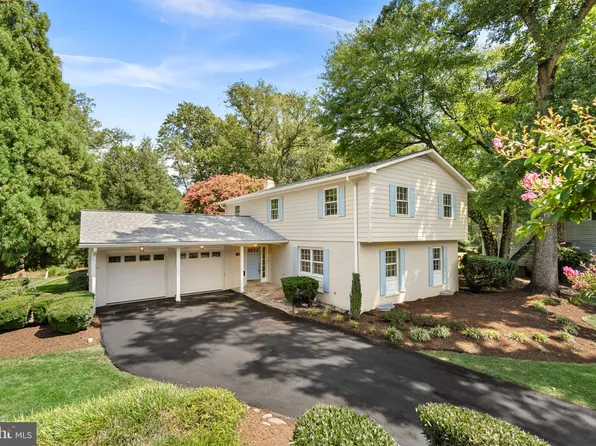 3241 Betsy Ln, Herndon, VA 20171
