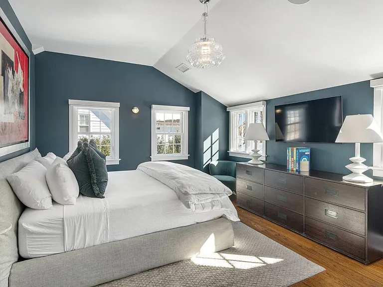 136 Jermain Ave — Photo 21