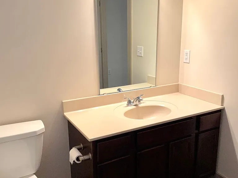 631 N College Ave — Photo 18