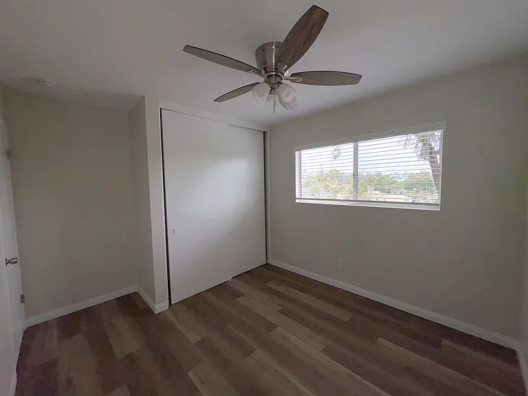 Altadena Manor Apartments — Photo 9