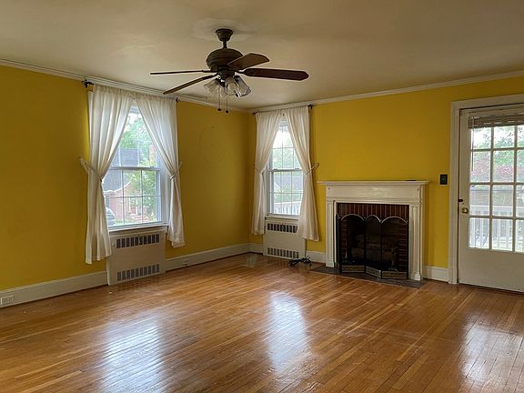 2nd image of 112 Kenilworth Ave