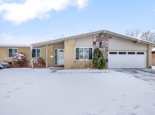38797 Kingsbury St, Livonia, MI 48154