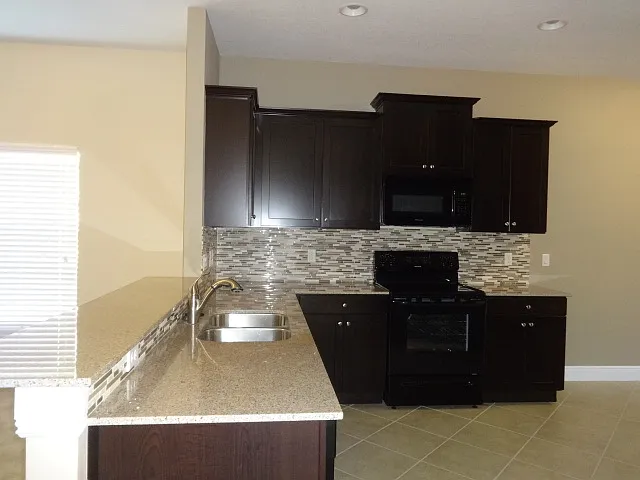 30113 Saddlebred Ln — Photo 3