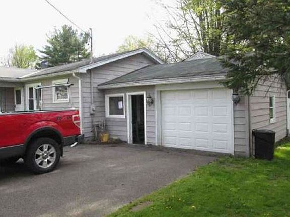 3rd image of 143 N Church St