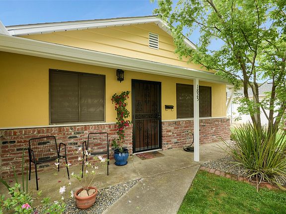 4th image of 1825 Wakefield Way