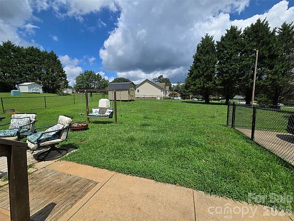 5th image of 4714 Hoover Rd