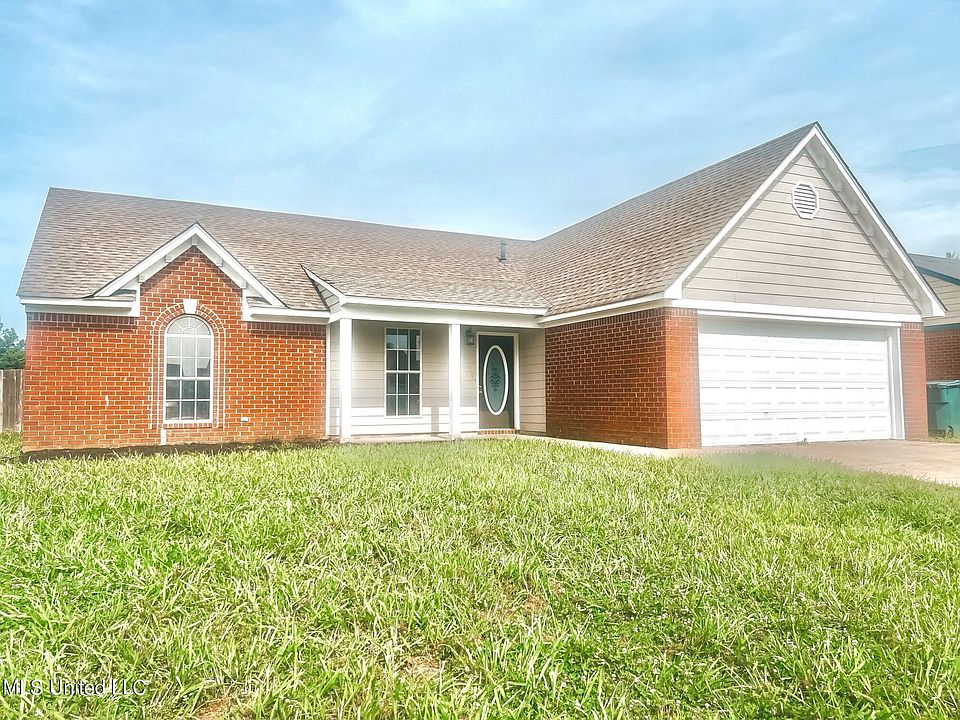 1st image of 130 Dogwood Dr