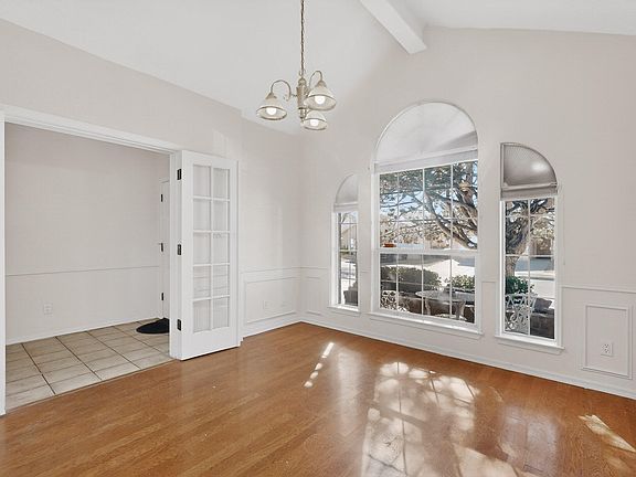 4th image of 8408 San Tesoro St NE
