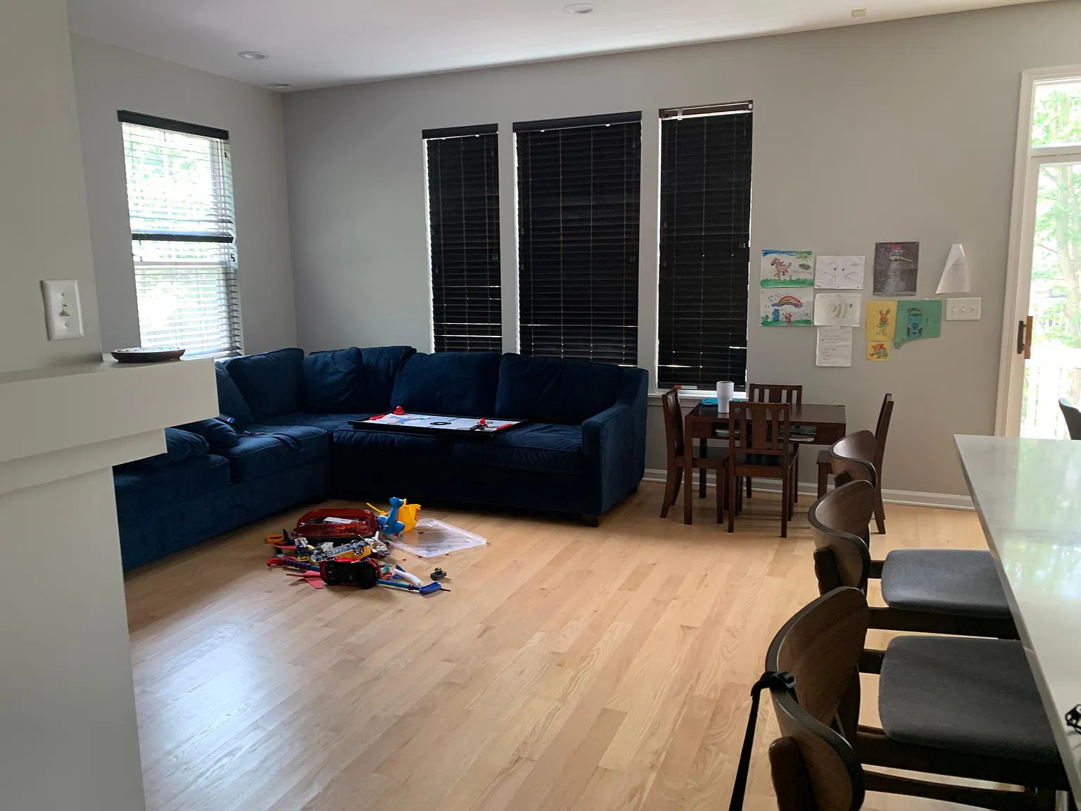 3 bed, 2395 sqft, $3,000 — Photo 3