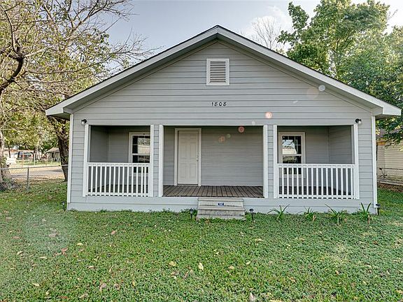 3rd image of 1808 NE Main St