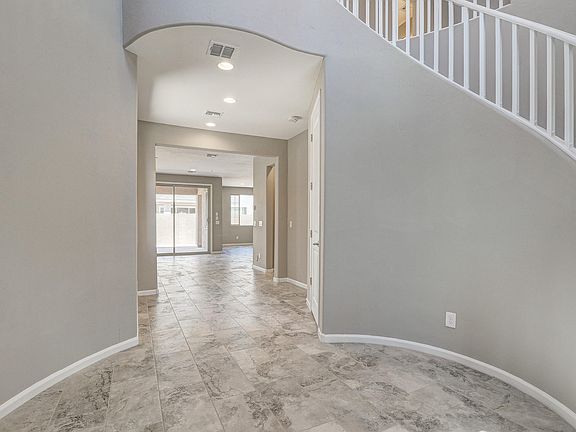 3rd image of 232 E Lantana Dr