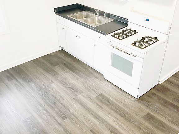 3rd image of 376 Fuller Ave APT 5