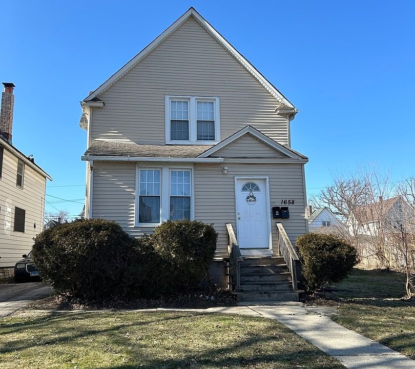 1st image of 1658 School St