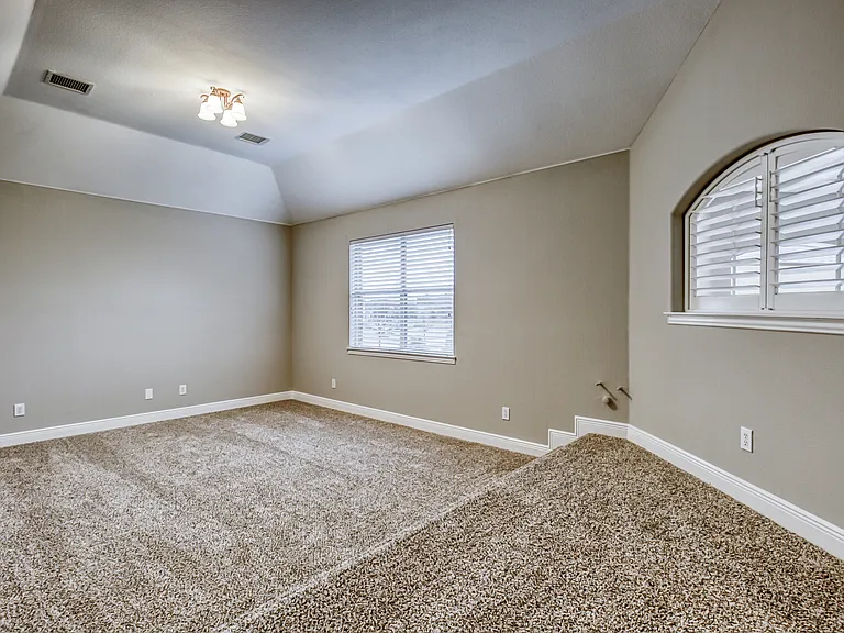 6533 Riveredge Dr — Photo 55