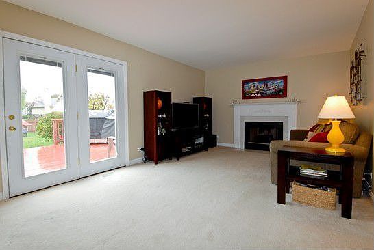 Family Room W/Gas Fireplace