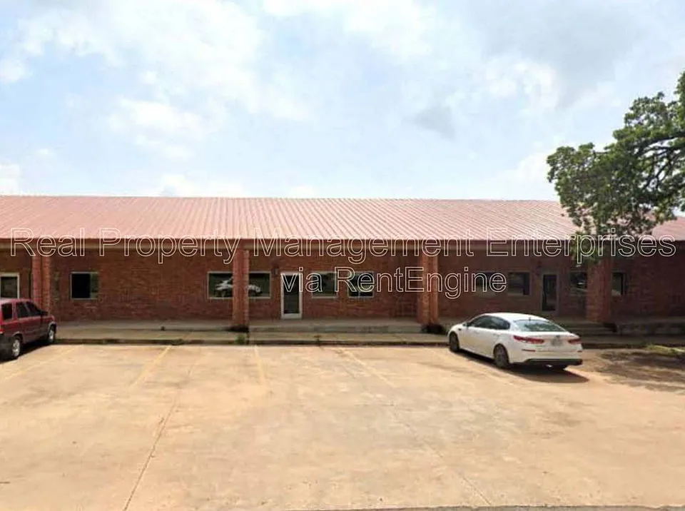 200 S Main St #202