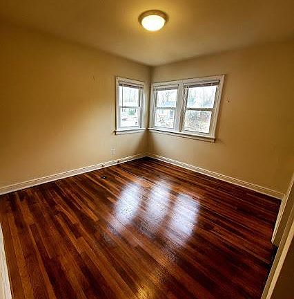 2nd image of 1400 Minefee St