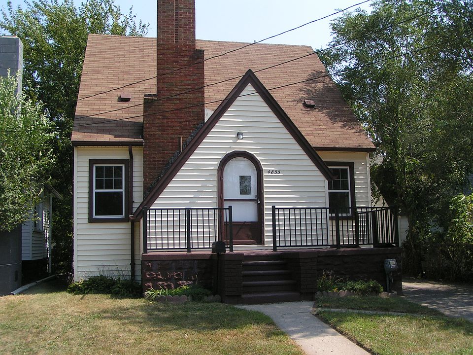 4855 Woodward Front