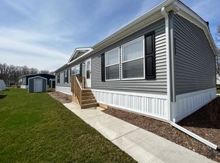 657 N Gallery Dr, Eaton Rapids, MI 48827
