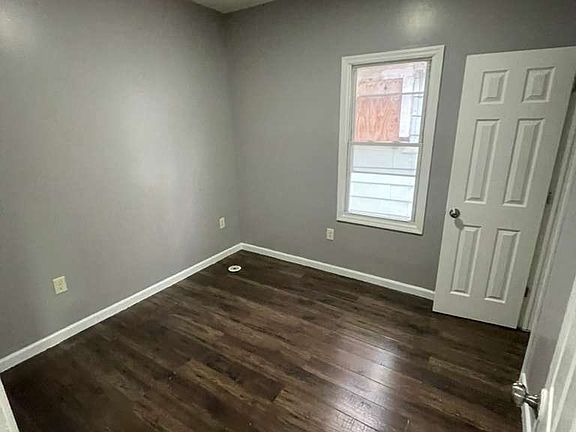 3rd image of 748 S 16th St Floor 2