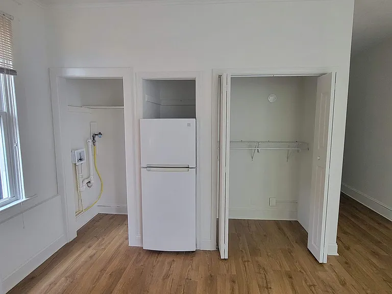 111 W 29th St #2R — Photo 3