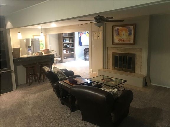 4th image of 611 Westcliff Dr