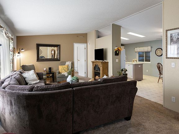 5th image of 1001 SE 15th St Unit 178