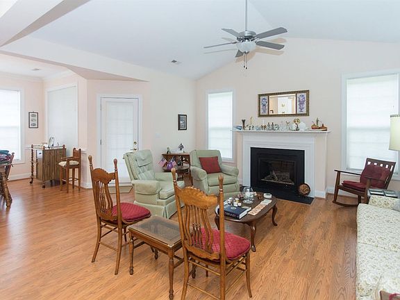 4th image of 1086 Doulton Cir