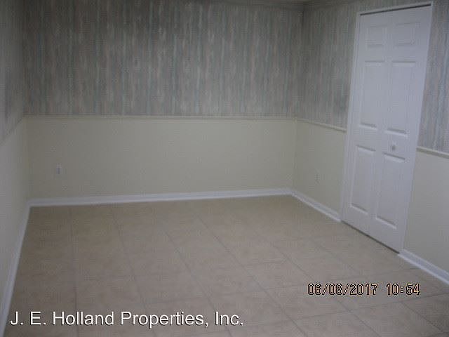 2nd image of 5545 Arlington Rd Ste 3