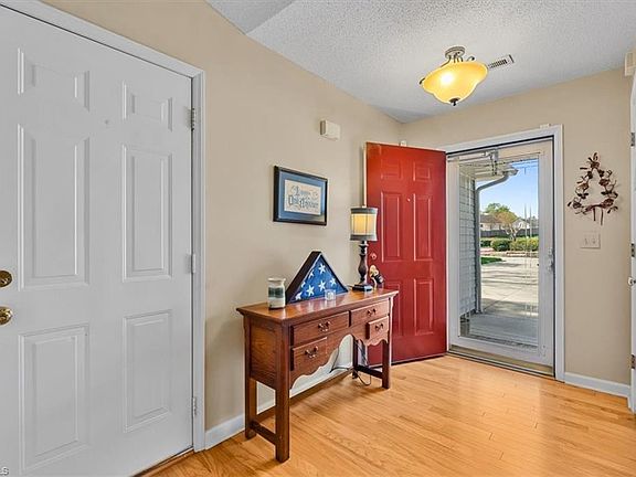 3rd image of 3100 Woodpoint St