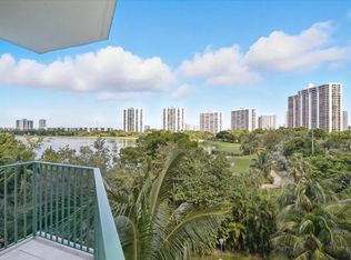 20000 Country Club Dr APT 516, Aventura, FL 33180
