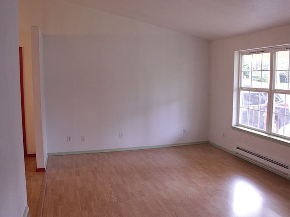 2nd image of 2006 Rainier Ave