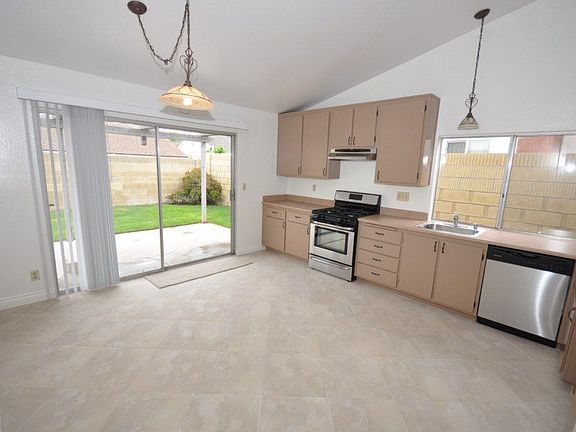 3rd image of 1261 N Allwood Cir