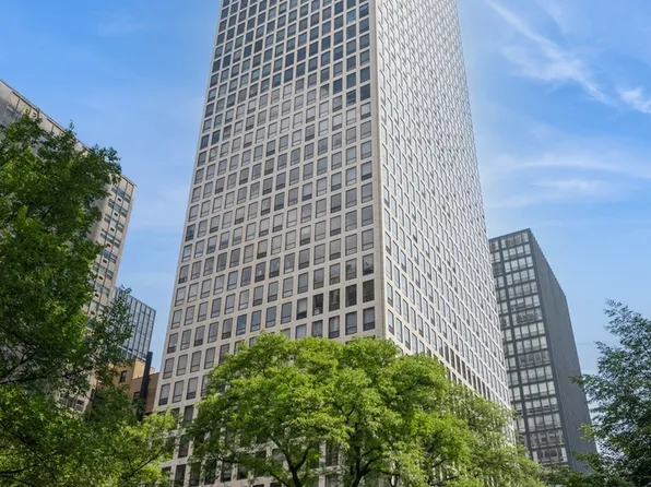 260 E Chestnut St APT 1211, Chicago, IL 60611