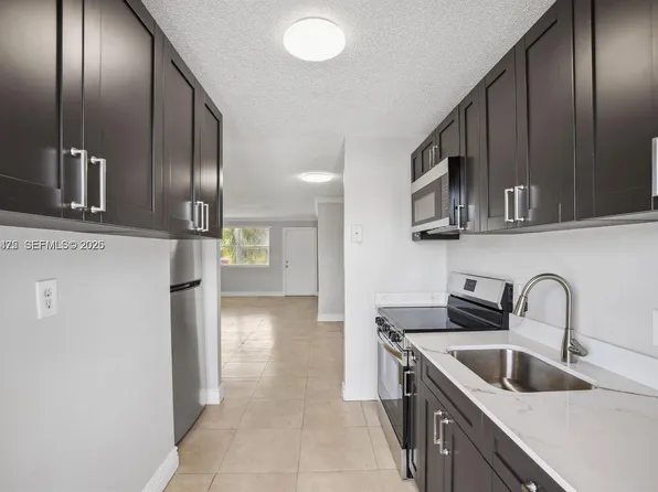 850 E Commercial Blvd APT 214B, Fort Lauderdale, FL 33334