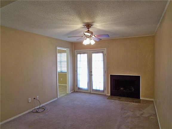 2nd image of 1813 E Lindsey St