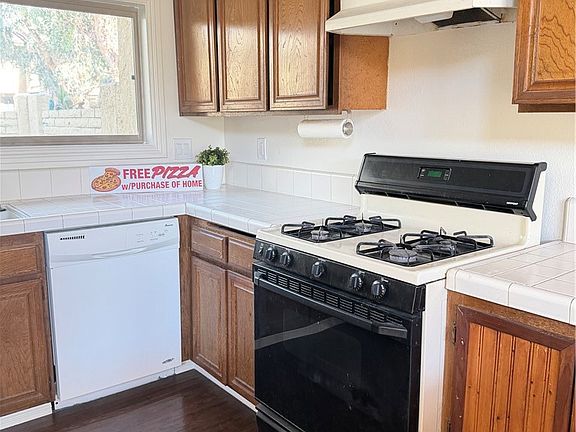 3rd image of 2618 N Tustin D 34