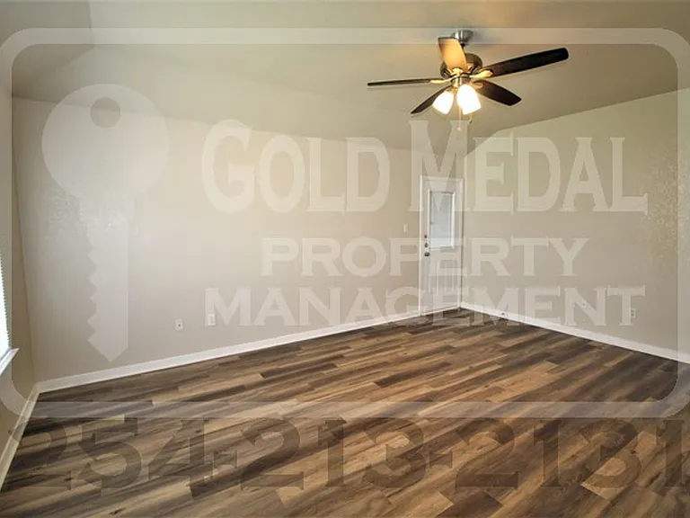 1520 Shoshoni Trl — Photo 5