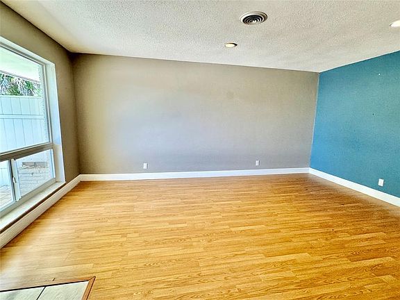 5th image of 1121 Citrus Isle #1121