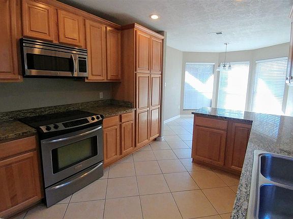 5th image of 1692 College Pkwy