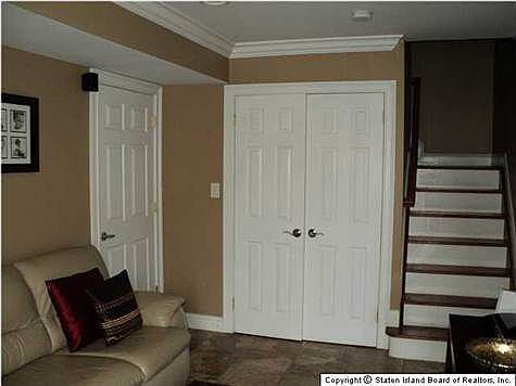 3rd image of 22 Arielle Ln
