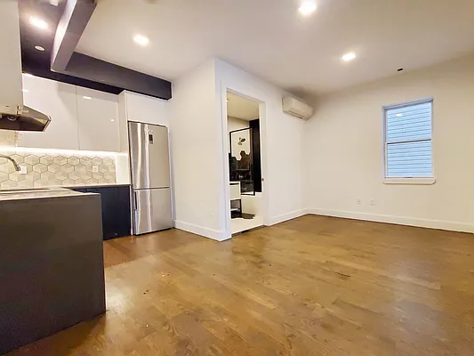 Rented by Rentall Group Inc | media 2