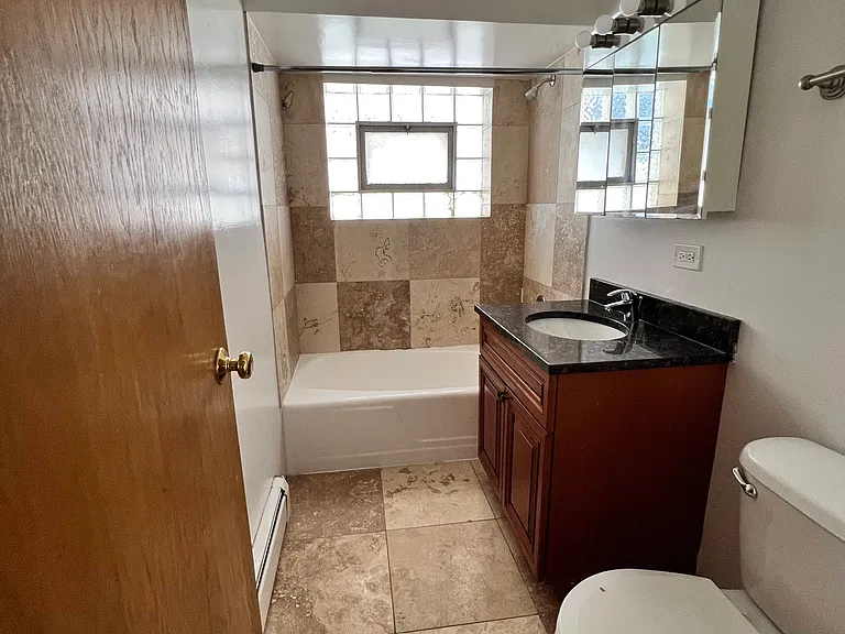 4420 N Winchester Ave #GW — Photo 9
