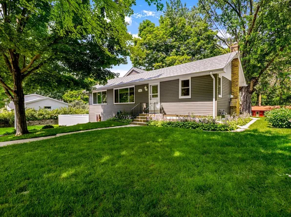 4762 Manchester Rd, Mound, MN 55364