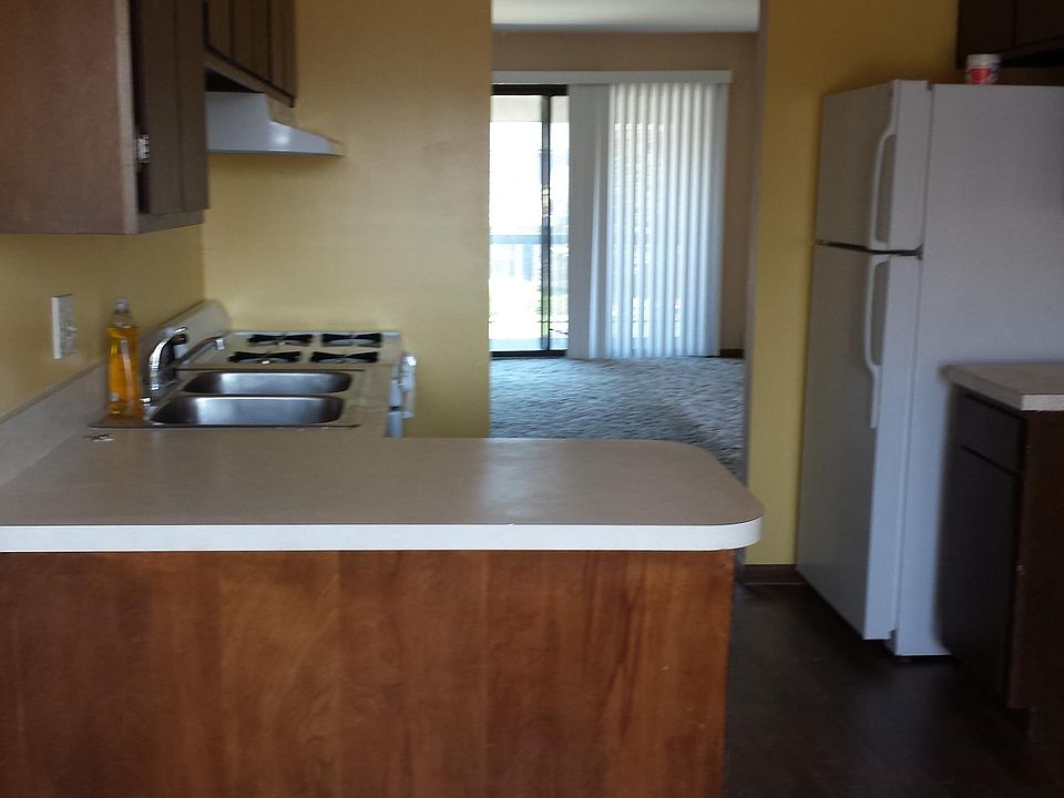 2nd image of 17712 Escanaba Ave APT 2N