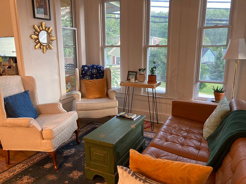 Living room (former tenant)