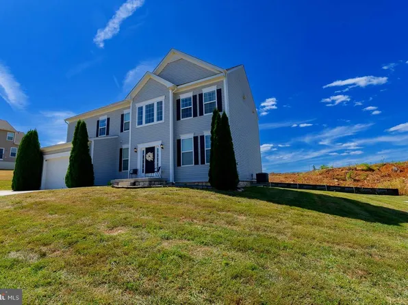 104 Daintree Dr, Martinsburg, WV 25403